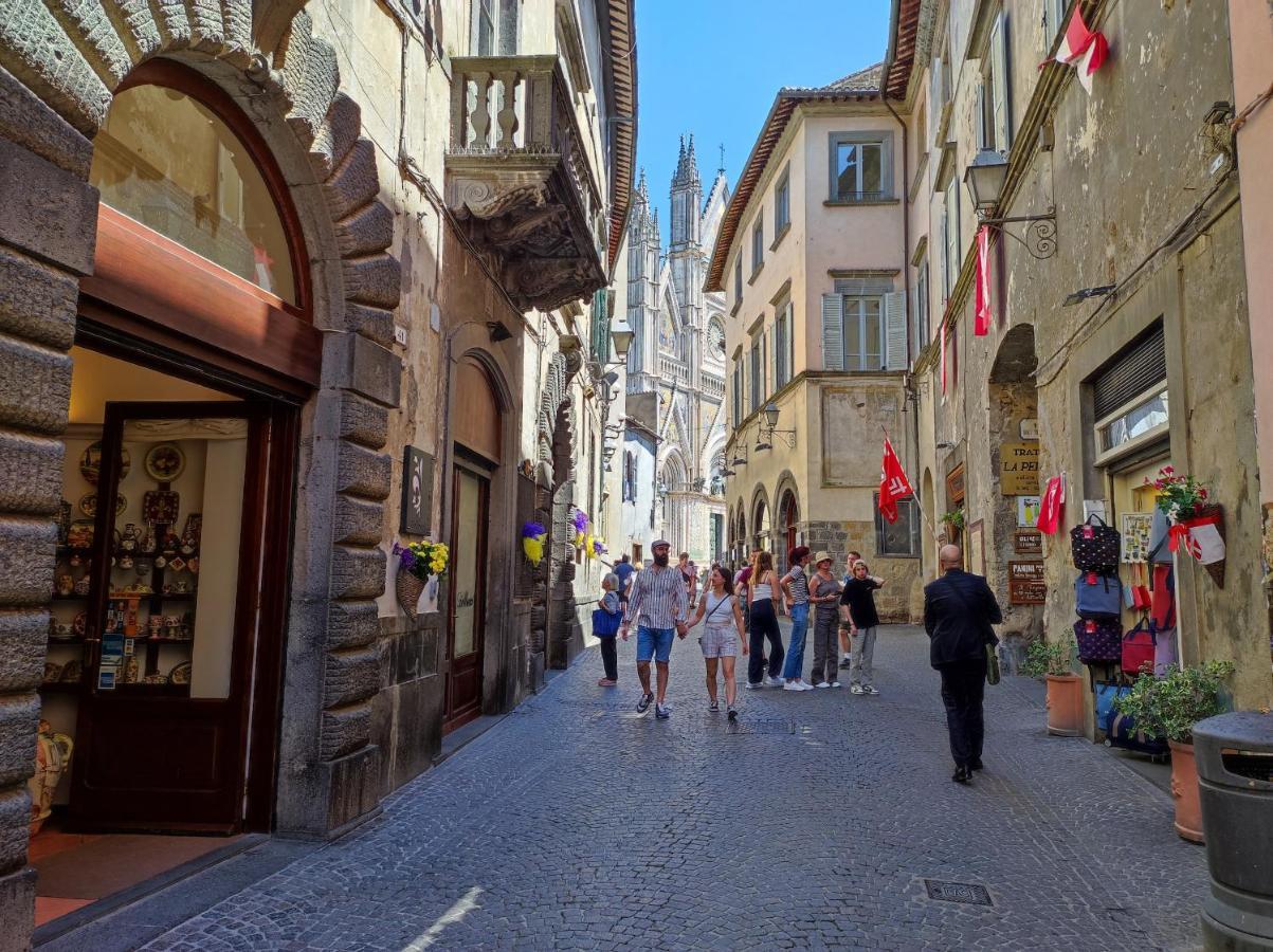 Stanza Con Bagno Privato Orvieto Centro Storico, Aria Condizionata Netflix Vicino Al Pozzo Della Cava-Affittacamere "Carvajal Rooms" מראה חיצוני תמונה